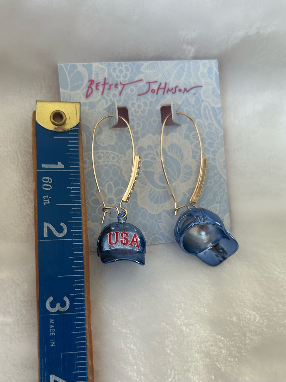Betsey Johnson USA Baseball Cap Hoop Earrings NWT - Picture 5 of 5